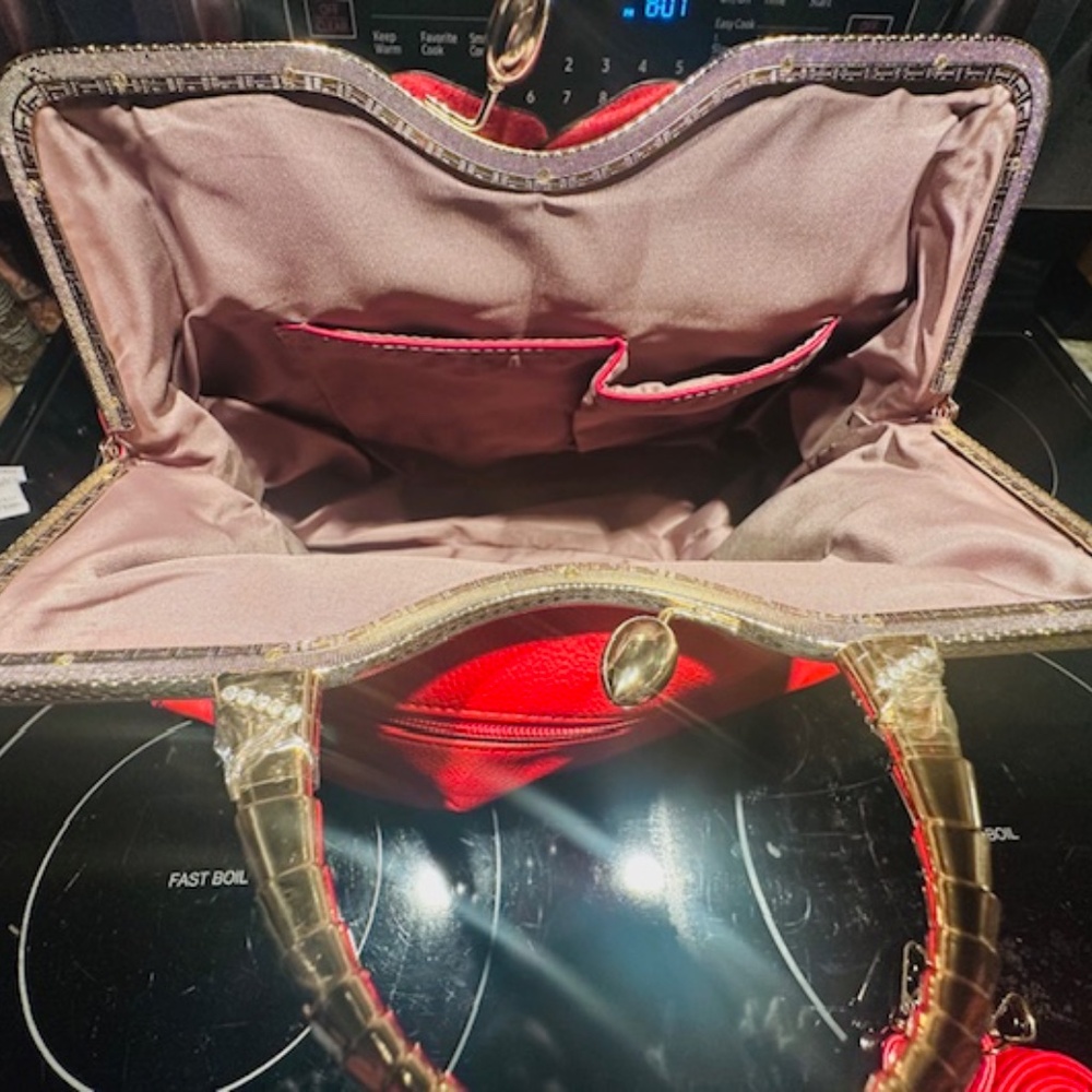 GORGEOUS Red Flower Rose Petal Bag w/Strap & Rhinestone/Gold Handle Accents! - Picture 14 of 14